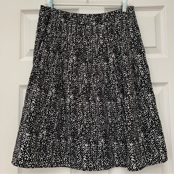 Talbots Pleated Skirt 12 Petite Black and White Pattern - Picture 3 of 10